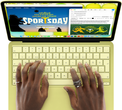 MacBook Neo, puslu sarı renk, klavye üzerinde duran eller, kullanıcı bir spor etkinliği için davet mail'i hazırlıyor, yanda etkinliğin websitesi açık