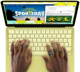 MacBook Neo, puslu sarı renk, klavye üzerinde duran eller, kullanıcı bir spor etkinliği için davet mail'i hazırlıyor, yanda etkinliğin websitesi açık