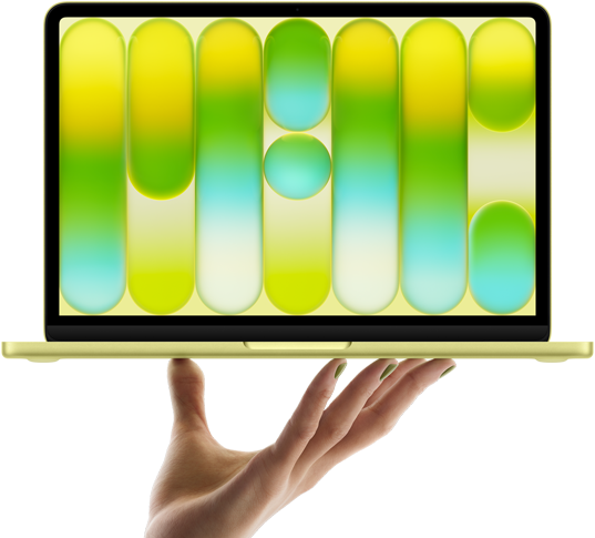 Yukarı doğru açık bir elin parmak uçları üzerinde dengede duran, ekranında renkli, soyut bir desenin gösterildiği puslu sarı renk MacBook Neo