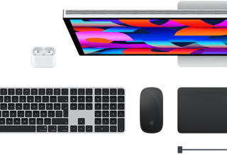 Mac aksesuarları: AirPods, Studio Display, Magic Keyboard, Magic Mouse, Magic Trackpad, Uzay Siyahı rengi MagSafe şarj kablosu