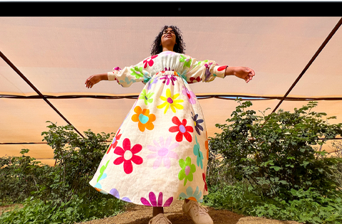 Liquid Retina ekranı gösterilen MacBook Air