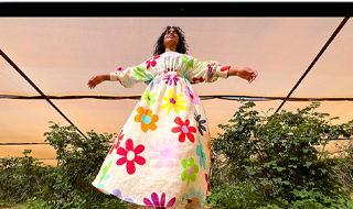 Liquid Retina ekranı gösterilen MacBook Air