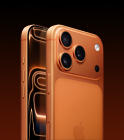 iPhone 17 Pro, Kozmik Turuncu rengi, arkadan açılı dış görünüm, tepedeki plato alanında Pro Fusion kamera sistemi, Kamera Denetimi düğmesi, önden yan görünümde tam ekran tasarımı, eylem düğmesi ve ses düğmeleri
