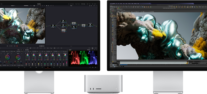 Mac Studio’nun her iki yanında birer adet Studio Display ve Studio Display XDR ekran bulunuyor, ekranlarda sanatçı çalışma alanı, 3D modelleme yazılımı ve araçları gösteriliyor