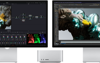 Mac Studio’nun her iki yanında birer adet Studio Display ve Studio Display XDR ekran bulunuyor, ekranlarda sanatçı çalışma alanı, 3D modelleme yazılımı ve araçları gösteriliyor
