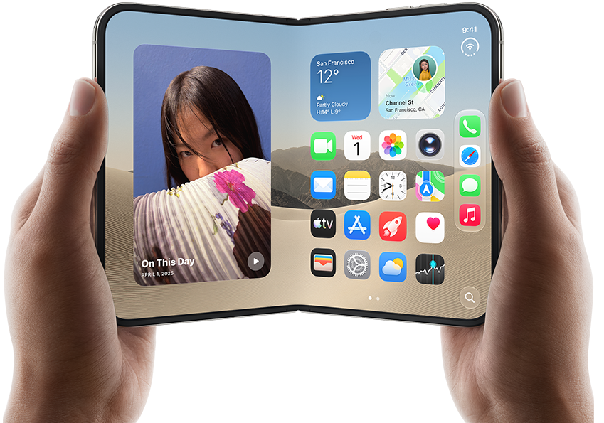 iPhone [V68], [L8], bir kullanıcının iki elinde yatay şekilde tutuluyor, açık pozisyonda, iç ekranın sol tarafında fotoğraflar, sağ tarafında uygulamalar gösteriliyor