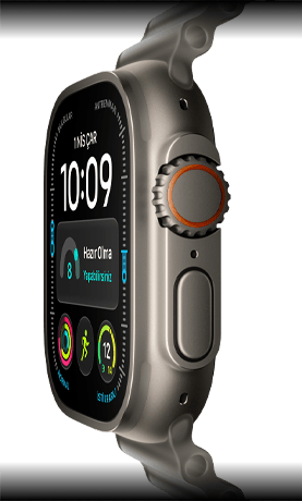 Apple Watch Ultra 4, titanyum kasa, natürel renk, dijital saat kadranı, komplikasyonlar: hazır olma, kalp atış hızı, Antrenmanlar, sıcaklık, sağ dış görünüm, Digital Crown, çıkıntılı yan düğme, Ocean Kordon, buzlu gri renk