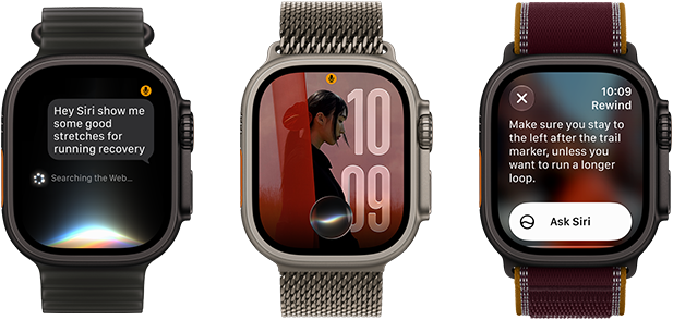 Üç adet Apple Watch Ultra 4 aygıtı, birinde siyah titanyum kasa, Siri AI sohbeti, buzlu siyah Ocean Kordon, birinde natürel titanyum kasa, Siri AI komplikasyonunda kişiselleştirilmiş fotoğraf, natürel titanyum Milano Loop kordon, birinde siyah titanyum kasa, Siri Recap, burgonya Trail Loop kordon