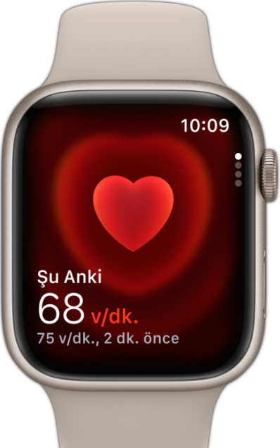 Ekranında bir kişinin kalp atış hızının yer aldığı Apple Watch’un önden görünümü.