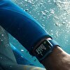 Apple Watch Nike Series 7 GPS + Cellular, 41mm Yıldız Işığı Alüminyum Kasa ve Saf Platin/Siyah Nike Spor Kordon - MKJ33TU/A