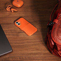 iPhone 17 için MagSafe özellikli ve Kamera Denetimi düğmeli Beats Rugged Kılıf - Sierra Turuncusu MGK14LL/A