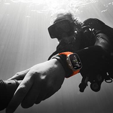 Apple Watch Ultra 2 GPS + Cellular, 49mm Titanyum Kasa ve Mavi Alpine Loop - Büyük Boy  MREQ3TU/A