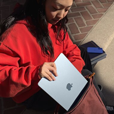Apple MacBook Air 13' M4 Çip 10 Çekirdekli CPU 8 Çekirdekli GPU 16GB Bellek 256GB SSD Gece Yarısı MW123TU/A
