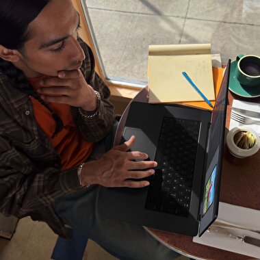 MacBook Pro 16 inç M3 Max Çip 16C CPU 40C GPU 64 GB Bellek 2 TB SSD Uzay Siyahı  Z1CM000JK