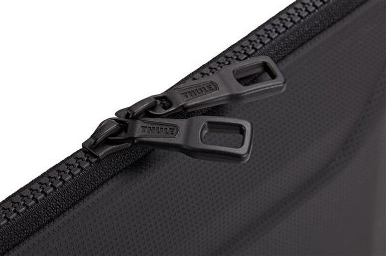 Thule Gauntlet 4 MacBook Kılıfı 13"-14" - Siyah 085854254113