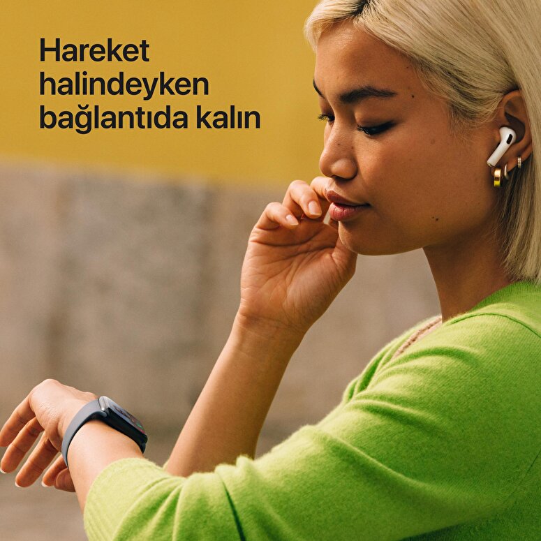 Apple Watch SE 3 GPS 40mm Gece Yarısı Alüminyum Kasa ve Gece Yarısı Spor Kordon - S/M MEH94TU/A