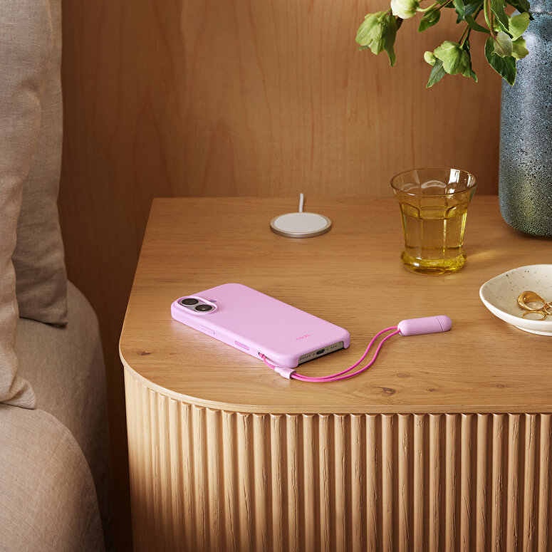 MagSafe özelliği ve Kamera Denetimi düğmesine sahip Beats iPhone 17 Kickstand Kılıfı - Çakıl Pembesi MGY64LL/A